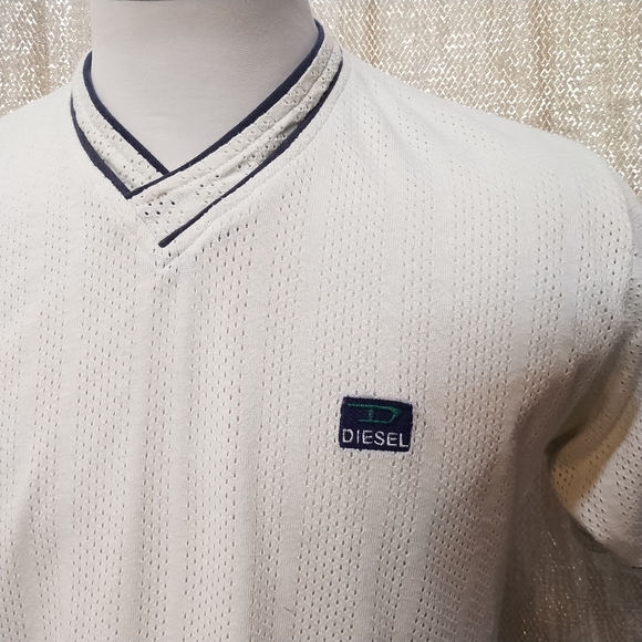 Vintage ARRAY DIESEL Mesh style Vneck T-shirt - Picture 2 of 3